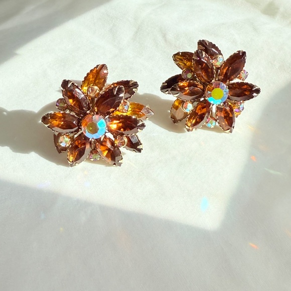 Vintage Rivited Brown Glass and Brown AB Clip Earrings Flower Cluster Design - Picture 2 of 14